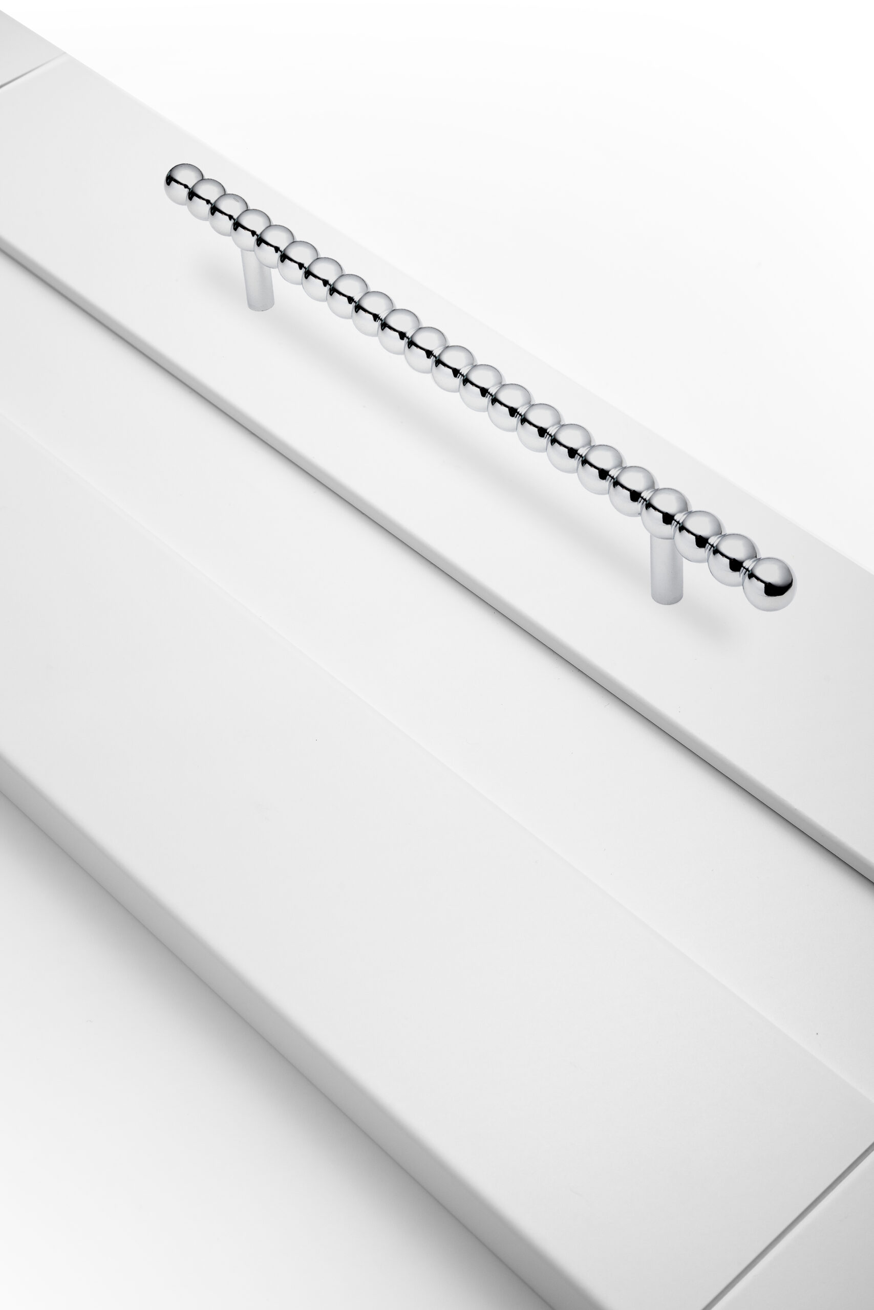 Daisy L Chrome – silver furniture handle, chrome, glossy - Image 2